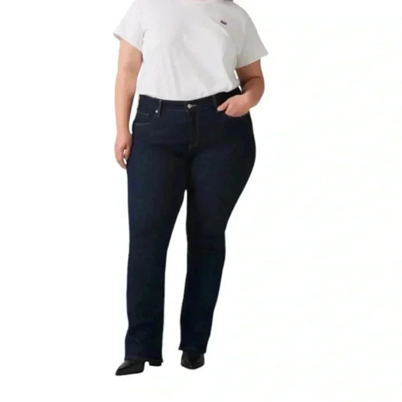 Levi's Women's Classic Bootcut  Plus size 18w Straight Jeans LIKE NEW - Picture 1 of 15